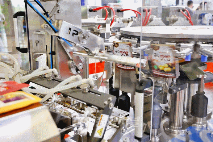 [움짤뉴스] 파우치 및 지퍼 등 다양한 백 타입 제품 포장하는 ‘자동 로타리 포장기’ - 산업종합저널 전시회