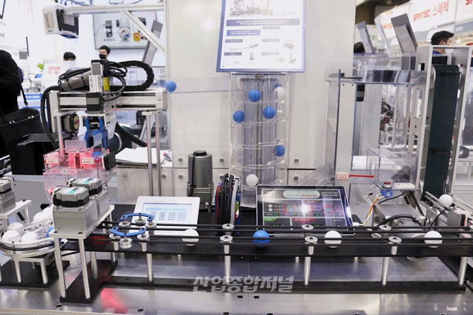 [움짤뉴스] 모터 연결로 구현한 자동화 공정 - 산업종합저널 전시회