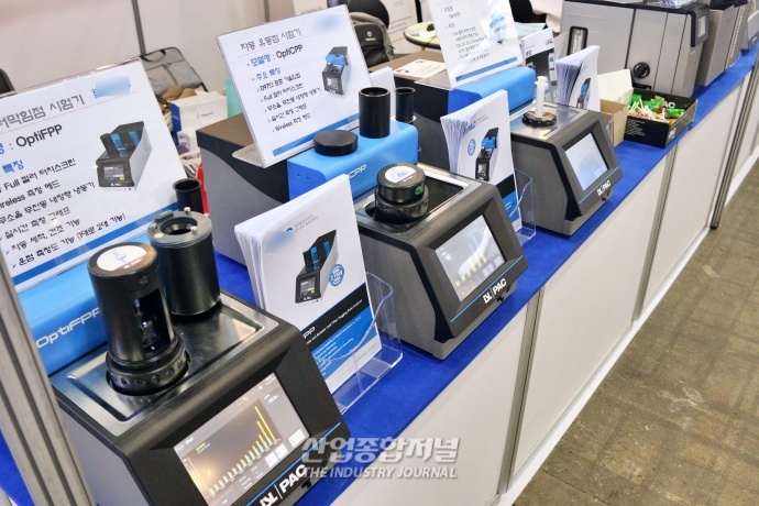 [산업VIEW] 제16회 국제연구·실험 및 첨단분석장비전, 다양한 시험기 장비 선보여 - 산업종합저널 전시회