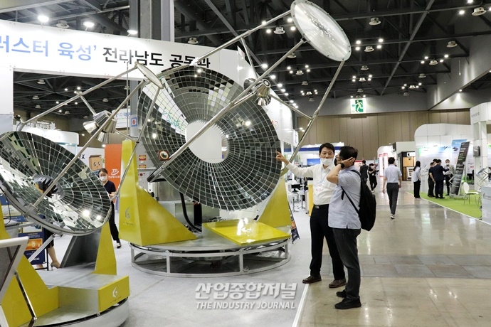 [산업VIEW] 태양열 한가득 담아 에너지 만드는 집열시스템 - 산업종합저널 전시회