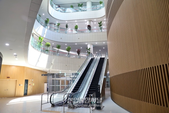 [산업VIEW] 새롭게 단장한 ‘경기도청’ - 산업종합저널 동향