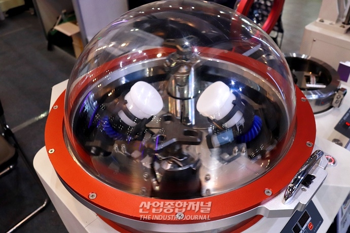[산업VIEW] '나노코리아'에 전시된 다양한 종류의 믹서 - 산업종합저널 전시회