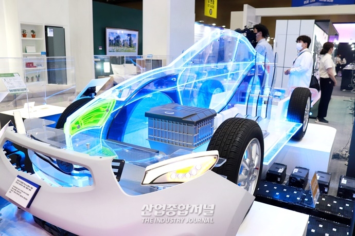 [산업VIEW] 차세대 도전재로 주목받는 '탄소나노튜브' - 산업종합저널 전시회