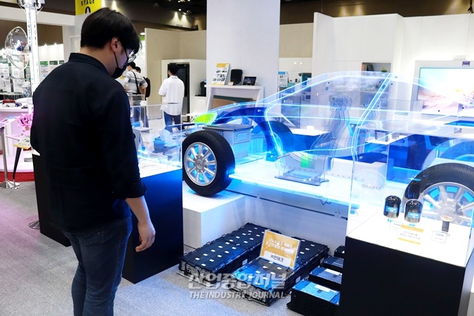 [산업VIEW] 차세대 도전재로 주목받는 '탄소나노튜브' - 산업종합저널 전시회