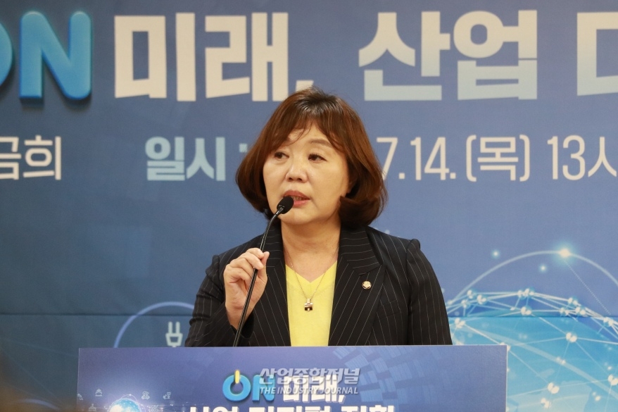 [산업VIEW] 기업의 경쟁력 높이는 디지털 전환의 해법은 - 산업종합저널 동향