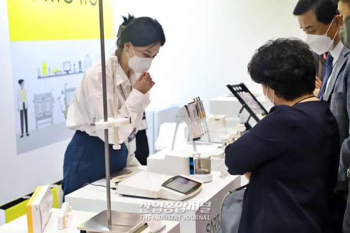 [산업VIEW] 코엑스서, 2022 국제 바이러스·박테리아 산업 박람회 개최 - 산업종합저널 전시회