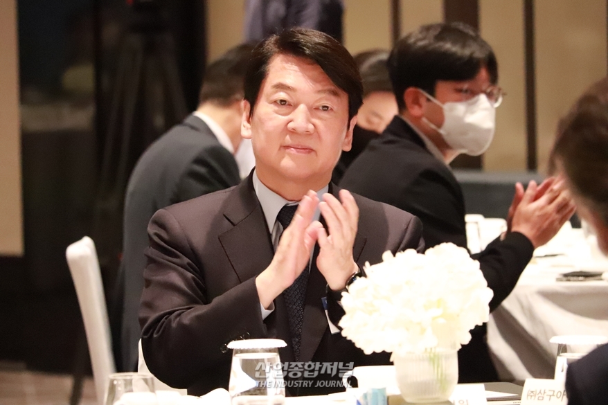 [산업View] 최진식 중견련 회장 “산업 전반의 R&D 지원 체계 개편 필요” - 산업종합저널 정책