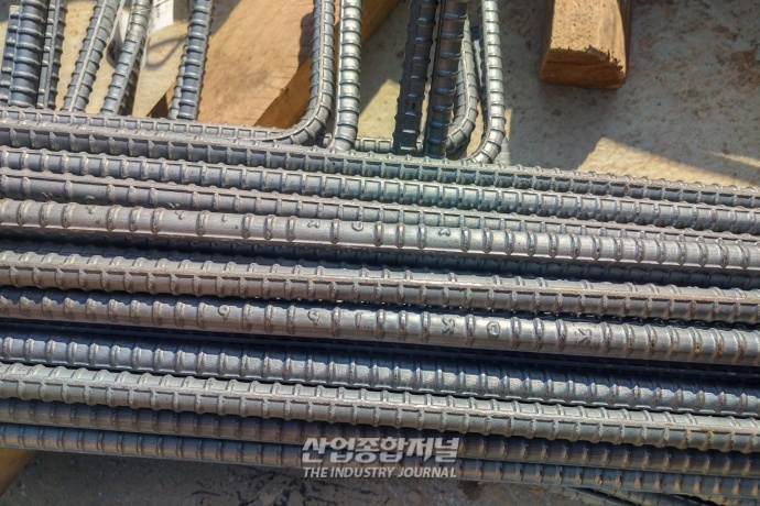 비금속 건설 자재 가격 20년래 최대 상승···공사비 증가로 착공도 줄어 - 산업종합저널 철강