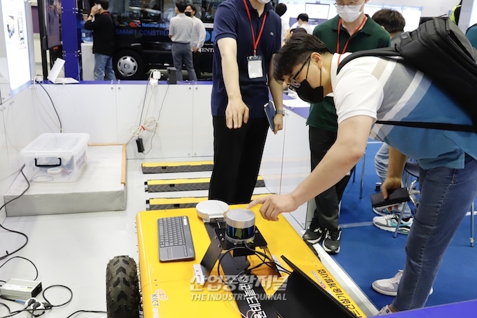 [산업VIEW] 건설산업 디지털 전환 이끄는 ‘스마트 기술’ - 산업종합저널 전시회