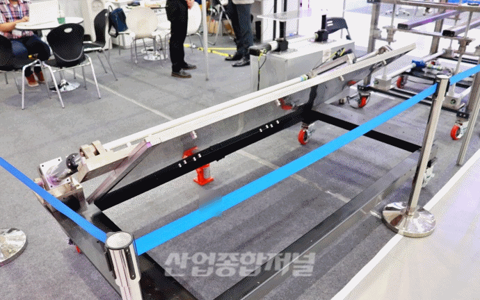 [움짤뉴스] 디스플레이 및 반도체 제조품 덮어주는 ‘도어 개폐장치’ - 산업종합저널 장비