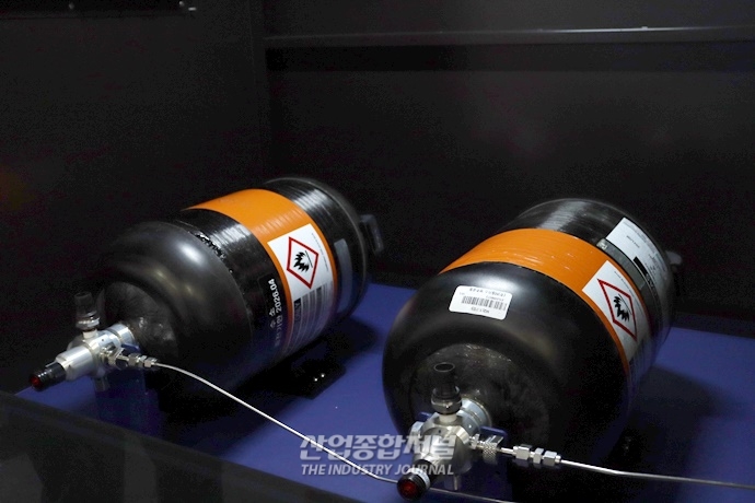 [산업VIEW] 킨텍스에 전시된 이동형 수소 충전기 - 산업종합저널 전시회