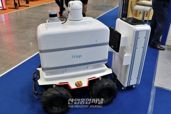 감시 로봇, 현장 상황과 공간 파악 도와 - 산업종합저널 전시회