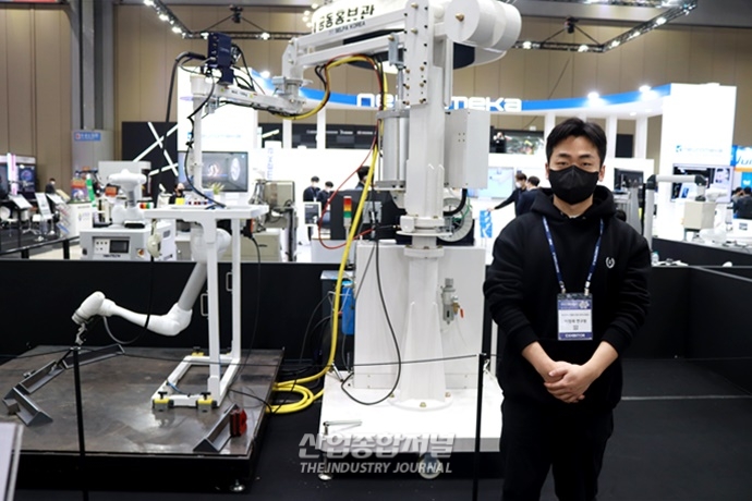 용접·디버링 수행하는 뿌리산업 자동화 로봇 - 산업종합저널 로봇