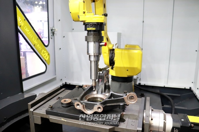 용접·디버링 수행하는 뿌리산업 자동화 로봇 - 산업종합저널 로봇