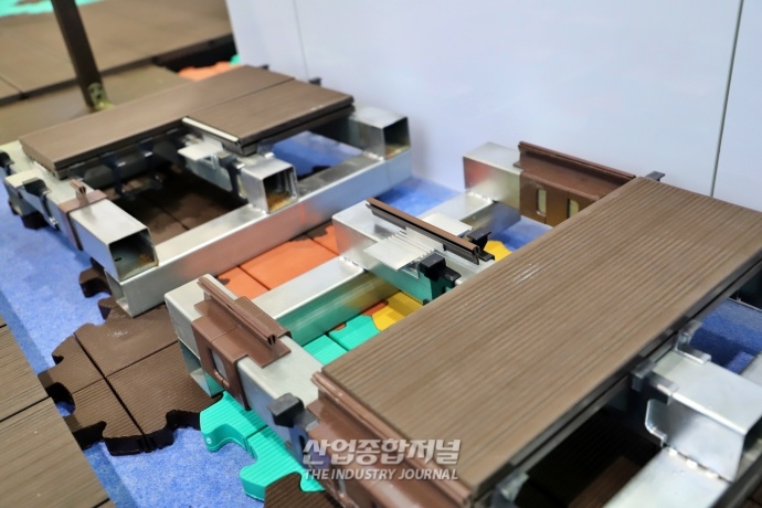 커피박을 활용한 친환경 ‘건축자재’ - 산업종합저널 전시회