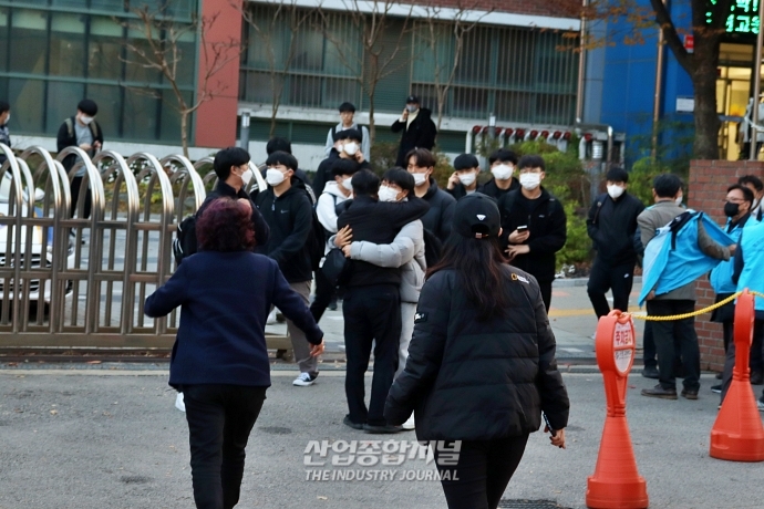 [산업VIEW]수험생, “국어 평이했으나, 탐구 어려워“ - 산업종합저널 동향