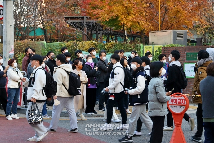 [산업VIEW]수험생, “국어 평이했으나, 탐구 어려워“ - 산업종합저널 동향