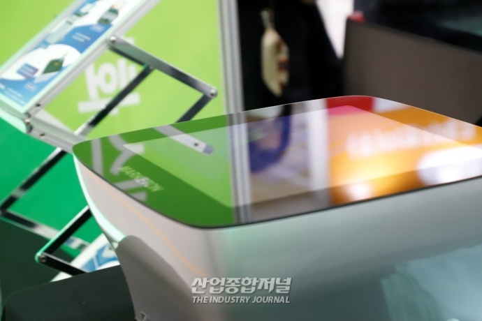 영화처럼 허공에 스크린이?···홀로그램 기술 적용한 ‘터치 스크린’ - 산업종합저널 전시회