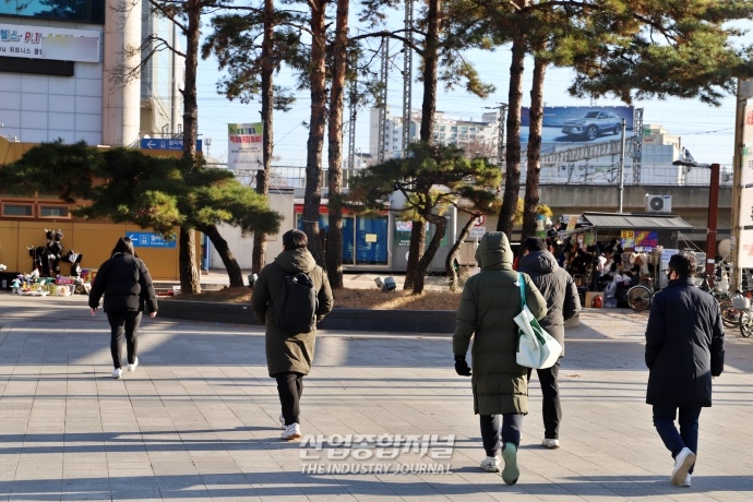 [산업VIEW]꽁꽁 언 서울, 내일 중부지방 눈 예고 - 산업종합저널 기타