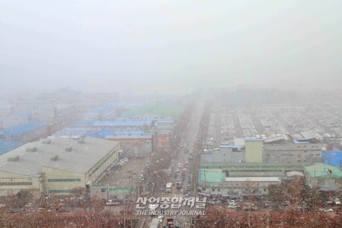 [중소기업-추운 겨울이 온다] 3高에 불경기...중소기업은 무거운 마음뿐 - 산업종합저널 동향