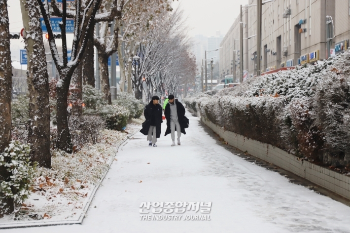 중부지방 대설특보…'빙판길' 조심 - 산업종합저널 동향
