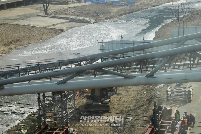 [산업VIEW] 행안부, 주저앉은 신도림 육교 안전감찰 실시 - 산업종합저널 기타