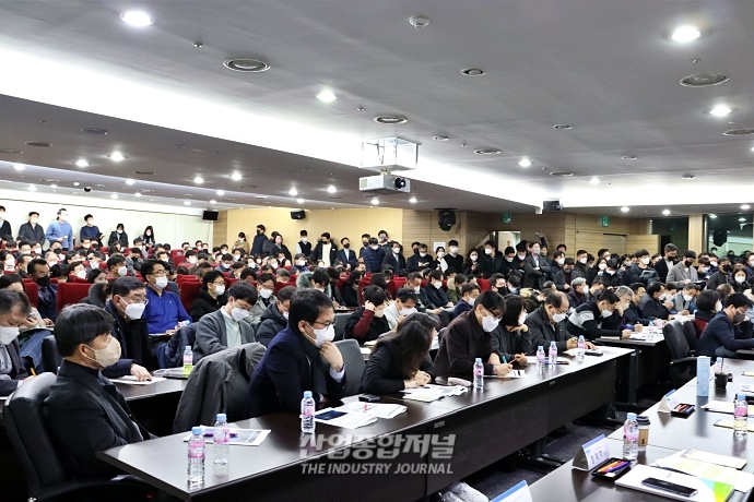 국가첨단전략기술 분야, 특화단지 유치에 총력 - 산업종합저널 동향