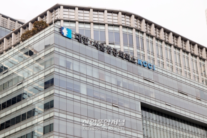 중처법1년, 안전부서·전담인력 늘어났다는 설문은 사실일까 - 산업종합저널 동향