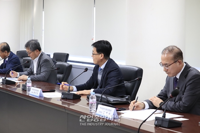 "주요국의 무역규제 강화…기계 수출기업 불확실성 커져" - 산업종합저널 정책