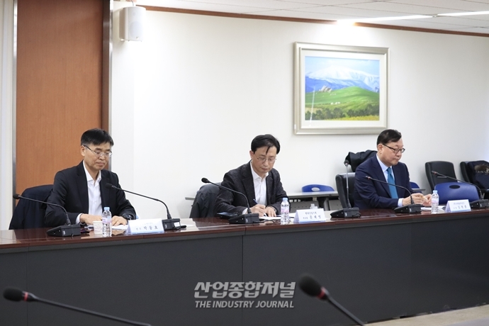 "주요국의 무역규제 강화…기계 수출기업 불확실성 커져" - 산업종합저널 정책