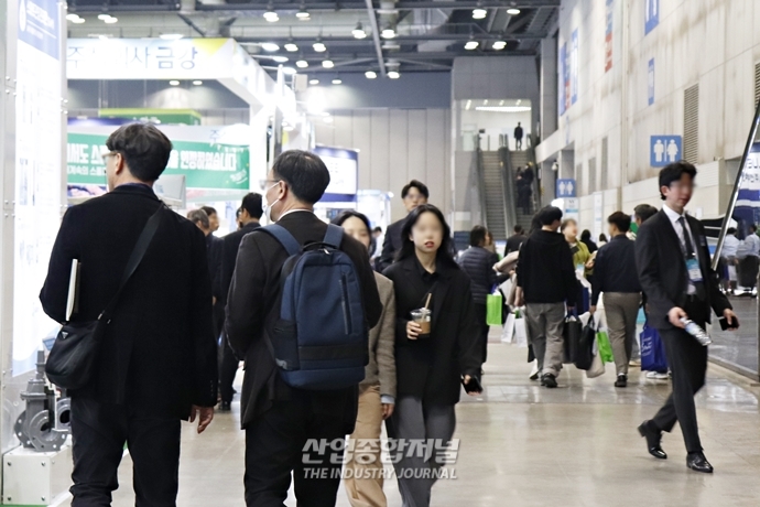 전시회 참가기업 “마스크 벗으니 소통하기 좋아” - 산업종합저널 전시회