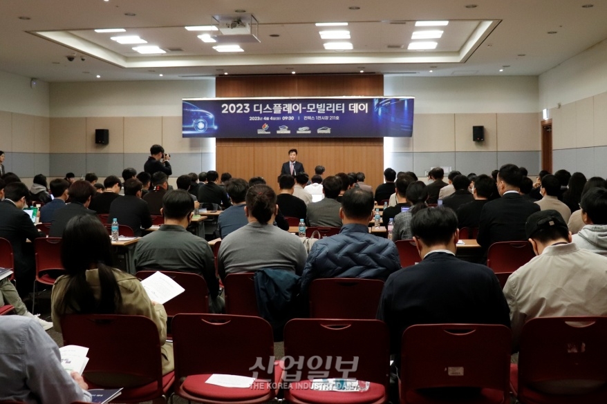 2029년 차량용 디스플레이시장 116억 달러 규모로 성장할 터