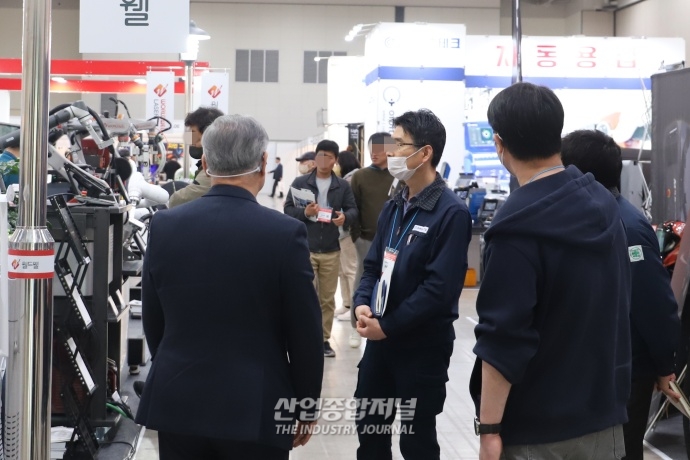 [산업VIEW]실무자와 설비업계 만남의 장 - 산업종합저널 전시회
