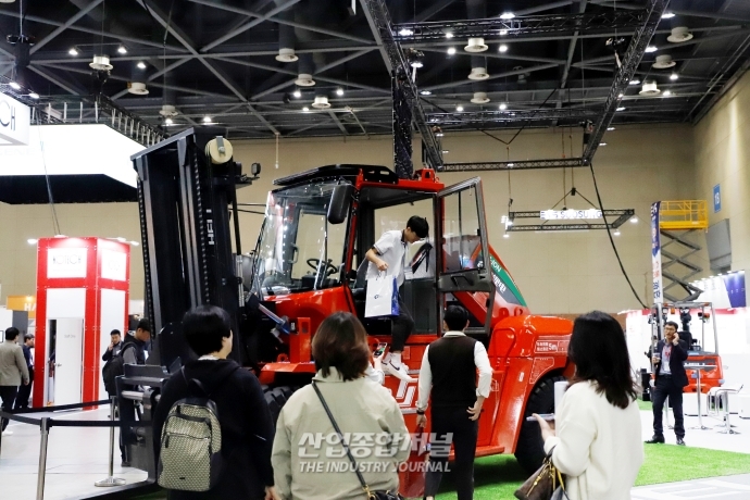 [ICPI WEEK]자동차만 전동화? “지게차 배터리도 진화 중” - 산업종합저널 전시회