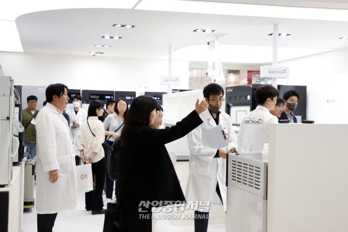 [ICPI WEEK]여긴 전시장이야 실험실이야? - 산업종합저널 전시회