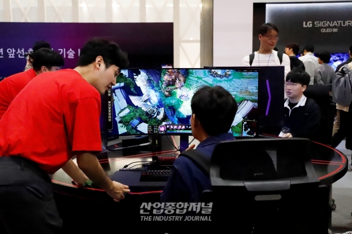 [월드IT쇼]전시장에서도 게임 삼매경 - 산업종합저널 전시회