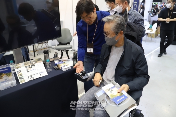 [월드IT쇼]고령화 시대 발맞춘 퍼스널 모빌리티 - 산업종합저널 전시회