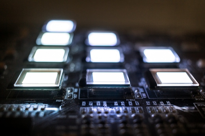 소형 OLED 시장 성장세, 2027년 16.1억 달러 전망 - 산업종합저널 동향