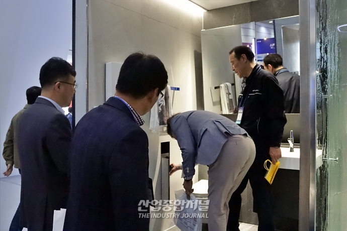 내 집 안 사우나, '현장 조립'으로 뚝딱 - 산업종합저널 전시회