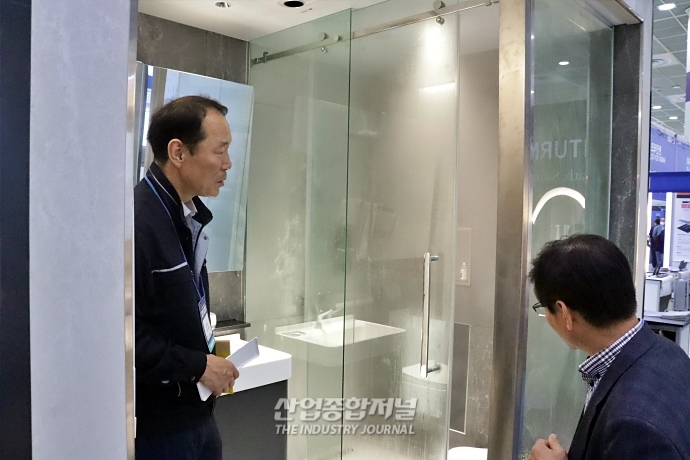 내 집 안 사우나, '현장 조립'으로 뚝딱 - 산업종합저널 전시회