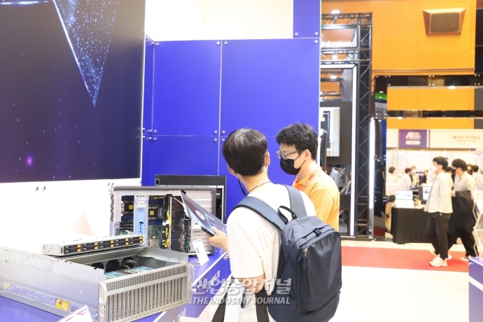 [AI 엑스포]AI 구동할 서버 솔루션...“하드웨어 성능 뒷받침 돼야” - 산업종합저널 전시회