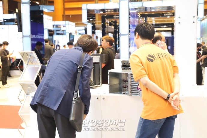 [AI 엑스포]AI 구동할 서버 솔루션...“하드웨어 성능 뒷받침 돼야” - 산업종합저널 전시회