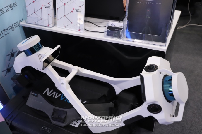 “걸으면 3D스캔이 된다고?” - 산업종합저널 전시회