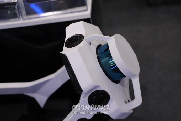 “걸으면 3D스캔이 된다고?” - 산업종합저널 전시회