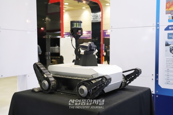 [무인이동체엑스포]원전 사고, 로봇이 먼저 나선다 - 산업종합저널 기계