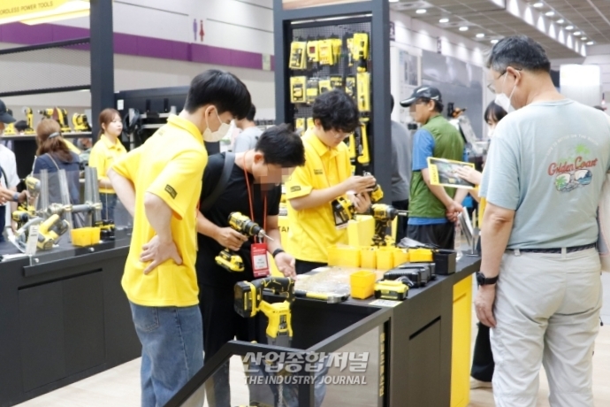 “어떤 공구가 좋을까?”, 휴대용 공구 관심 쏠린 ‘2023 코리아빌드위크’ - 산업종합저널 공구