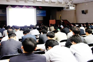 전자산업은 새로운 멀티미디어시대로 진행중