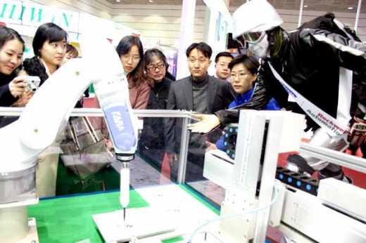 [aimex 2006]로봇이 그리는 '달마도'는 어떤 모습일까