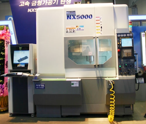 두산메카텍(주), 고속금형가공기 NX5000