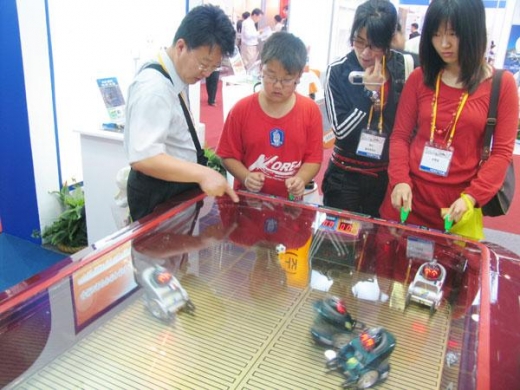 흥미진진한 로봇 세계,  '로보월드 2006' 